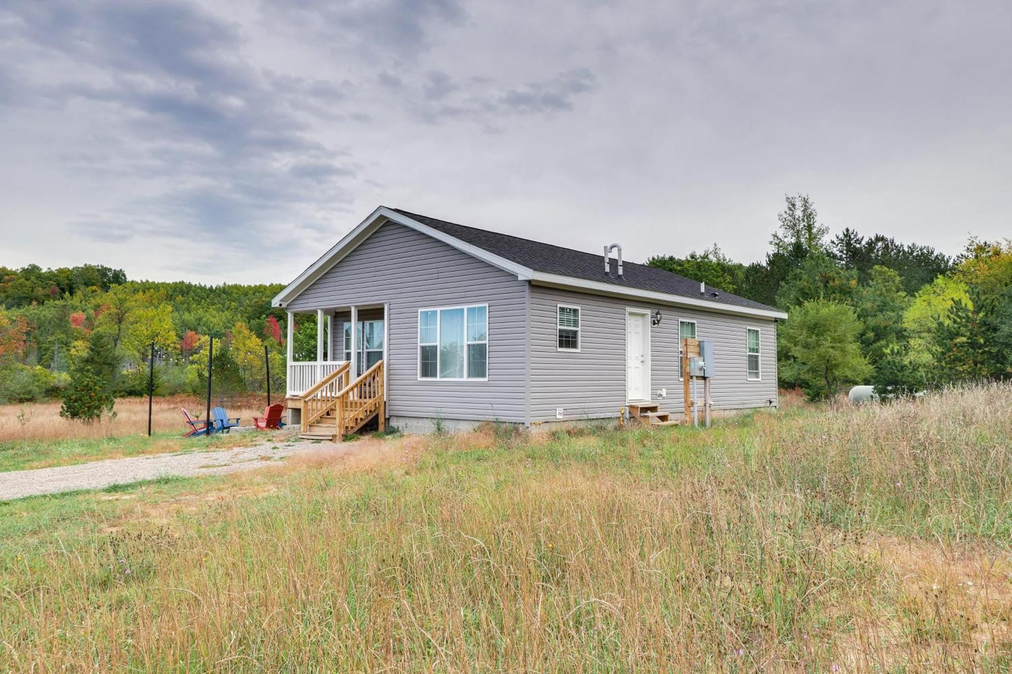 Family Home In Rapid City About 4 Mi To Torch Lake! Dış mekan fotoğraf